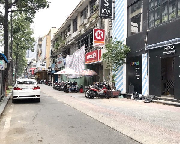 Bán nhà 2 mặt tiền đường Bùi Viện với Trần Hưng Đạo quận 1. 