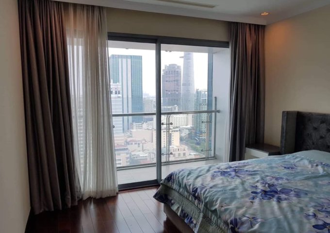 Cho thuê hoặc bán căn hộ Vincom Đồng Khởi, Q.1, 157m2, 3 phòng ngủ, 2wc, nội thất đầy đủ, lầu cao, view hướng đông nam nhìn Bitexco và Landmark 