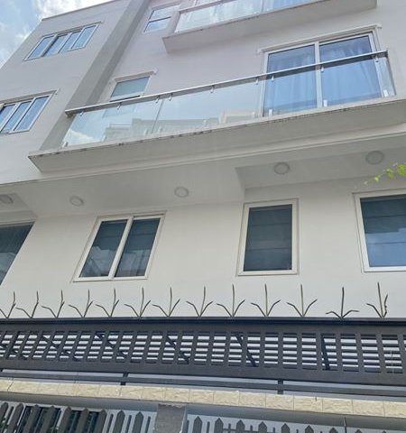 Bán nhà MT đường Hai Bà Trưng, phường Tân Định, Q1, 4.5x20m vuông vức, giá 44 tỷ thương lượng