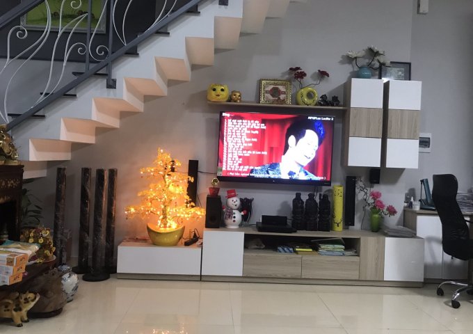 Bán nhà 1 trệt 2 lầu mới xây cực đẹp hẻm 268 đường Lê Văn Việt 116m2 5.52 tỷ