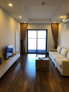 Bán căn hộ chung cư MHDI 60 Hoàng Quốc Việt, 70m2/2PN, ban công Đông.