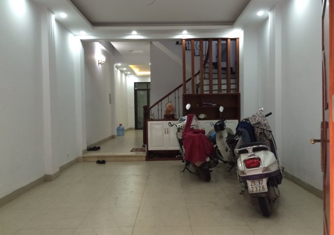 Cho thuê văn phòng,mặt bằng kinh doanh tại tầng 1 75m2 ngõ 155 Nguyễn Khang,Cầu Giấy,Hà Nội