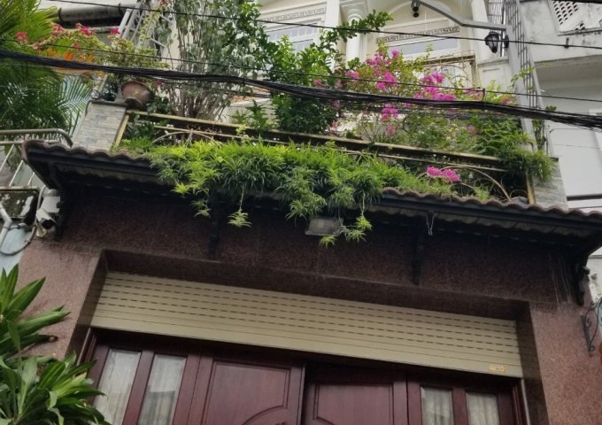 Nhà đẹp, gần mặt tiền, hẻm 8 mét, DT 4x12m, giá 6.3 tỷ