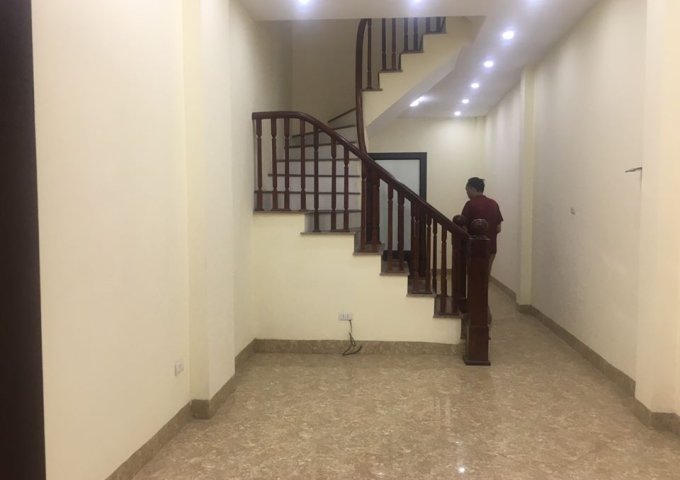 Bán nhà Tựu Liệt, Bằng B, 40m, 4 tầng, ô tô cách nhà 15m, vị trí đẹp