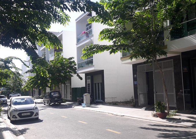 Bán nhà 3 tầng vcn Phước Hải Nha Trang full nội thất 7tỷ5