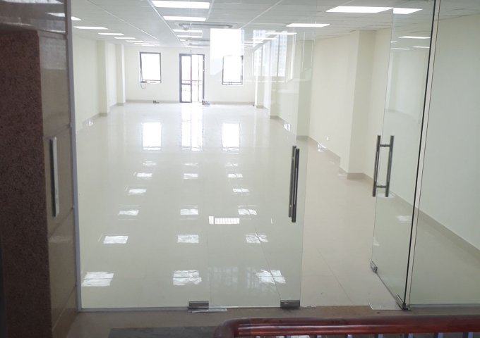 Cho thuê văn phòng, Showroom nội thất mặt đường Nguyễn Xiển - Thanh Xuân. Diện tích 50 - 150m2.