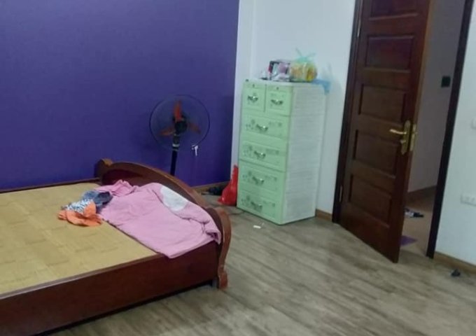 Bán nhà phố Phương Mai quận Đống Đa, ngõ to rộng, 5 tầng, 44m2, Giá 5 tỷ.