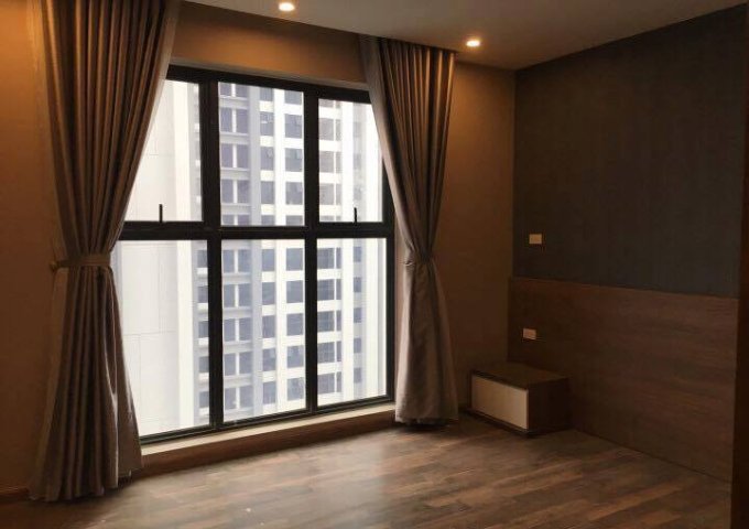 Chính chủ cần cho thuê căn hộ chung cư N05 Đông Nam Trần Duy Hưng 162 m2, 3 phòng ngủ, đồ cơ bản.