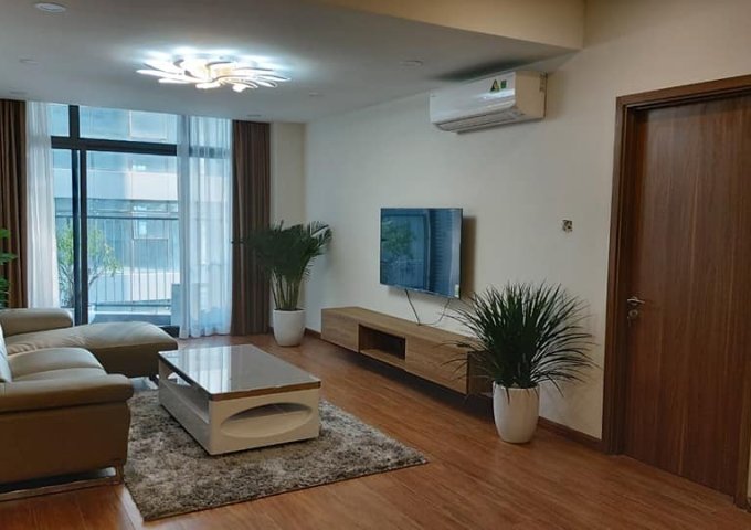 Cho thuê căn hộ chung cư tầng 16, tòa B - Golden Land - Nguyễn Trãi 2 phòng ngủ, DT 110m2
