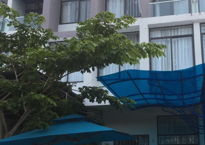 Cần bán nhà 3 tầng đường Hoàng Quốc Việt, Thiết kế hiện đại, kiên cố