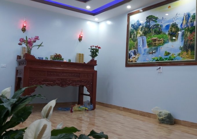 Cho thuê nhà mặt tiền khu vực Khai Quang. Lh: 098.991.6263