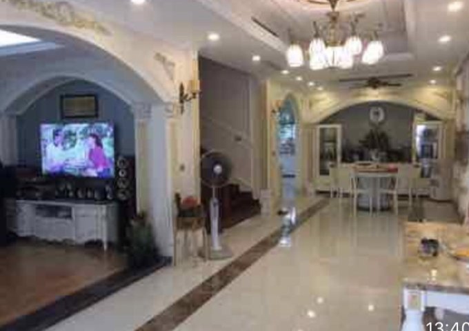 Chính chủ bán căn biệt thự đẹp diện tích 240,8m tại Hoàng Mai, Hà Nội.