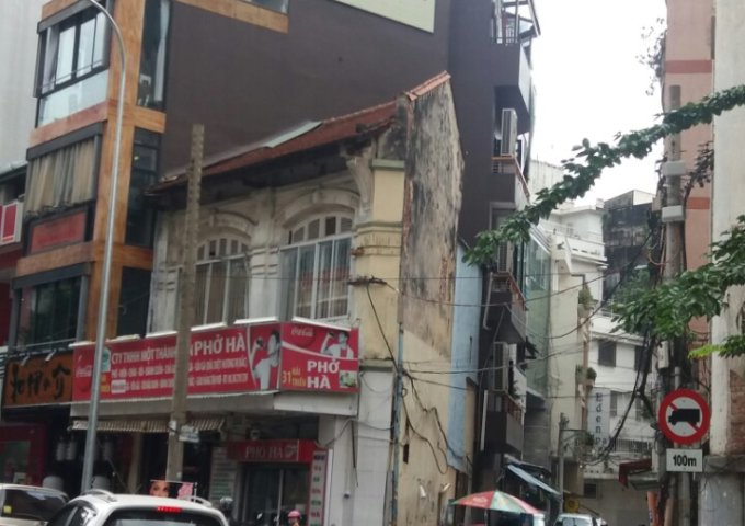 Bán nhà MT 2 căn liền nhau Nguyễn Thị Minh Khai phường đakao Q1 đường 2 chiều 