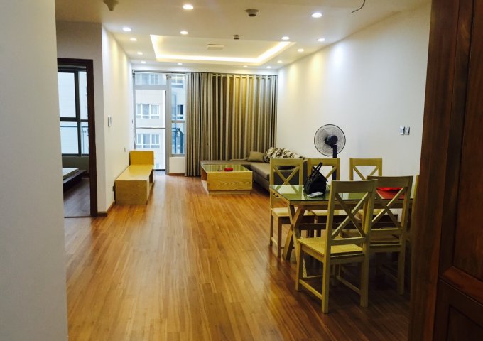 Chính chủ cần bán gấp căn hộ Indochina Plaza Hà Nội, 93m2 , 2 phòng ngủ, đủ đồ hiện đại.