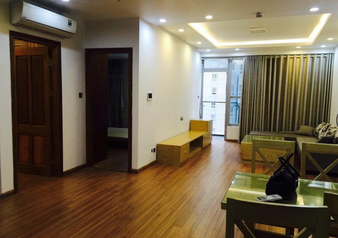 Chính chủ cần bán gấp căn hộ Indochina Plaza Hà Nội, 93m2 , 2 phòng ngủ, đủ đồ hiện đại.