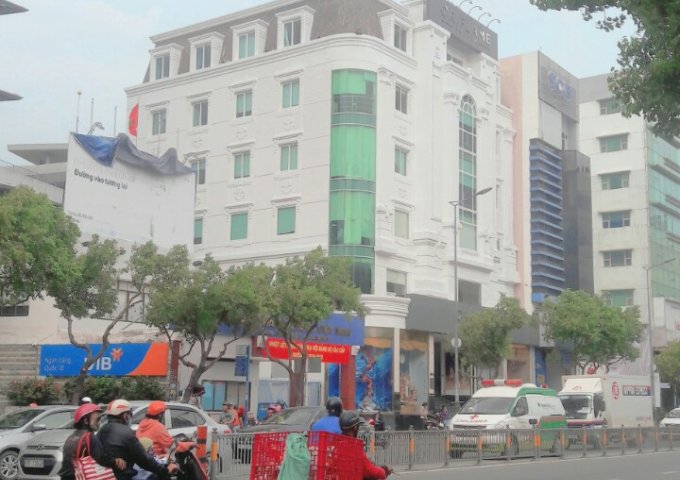 Cho thuê nhà mặt tiền Võ Văn Tần, Phường 5, Quận 3 DT 9.5x16m Trệt 2 Lầu ST Giá thuê 230 Triệu