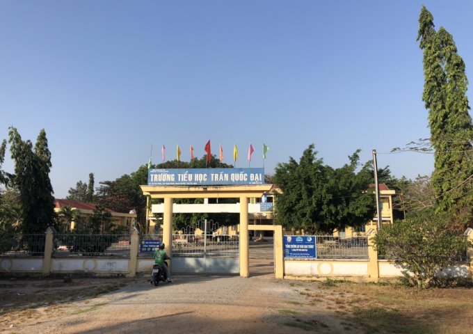 Kẹt tiền bán gấp lô đất full thổ cư gần KCN Phước Đông,Gò Dầu,Tây Ninh,sổ sẳn,bao sang tên.