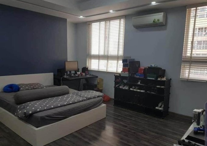 Chủ nhà chuyển chỗ ở cần bán căn hộ chung cư Vinaconex 1 địa chỉ 289A Khuất Duy Tiến, Penthouse diện tích 300m2 giá 8 tỉ có TL