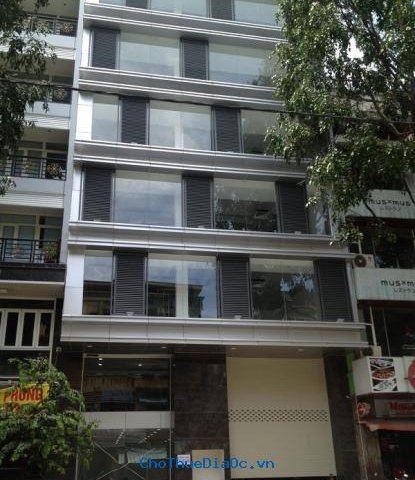 Cho thuê tòa nhà MT Nguyễn Sơn Hà, P 5, Q 3, DT: 15x18m, 6 lầu, giá thuê 400 tr/th