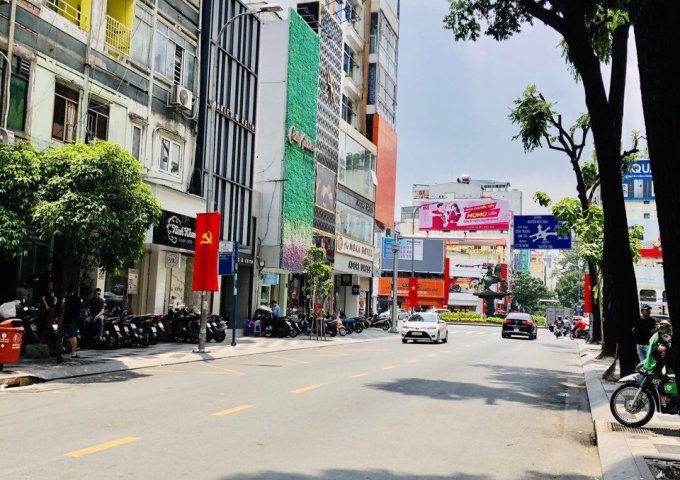 Bán nhà góc 2MT đường Nguyễn Quang Bích - Hoàng Hoa Thám. DT: 11x17m