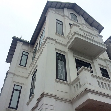 Chính chủ cần bán gấp căn nhà kiểu Biệt thự mặt ngõ Giang Biên, Long Biên.