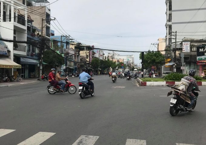 Bán nhà góc Mặt Tiền đường Huỳnh Tấn Phát Phường Tân Thuận Tây Quận 7	