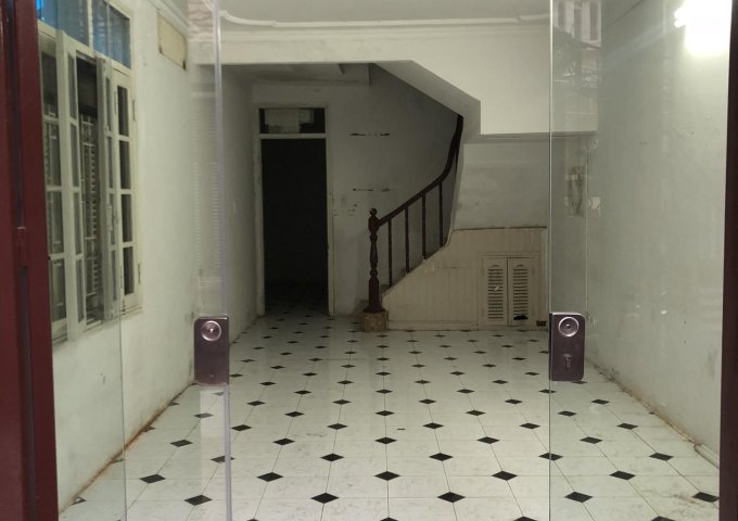 Cho thuê nhà 3 tầng 126m2  ngõ Nguyễn Thái Học ,Ba Đình 
