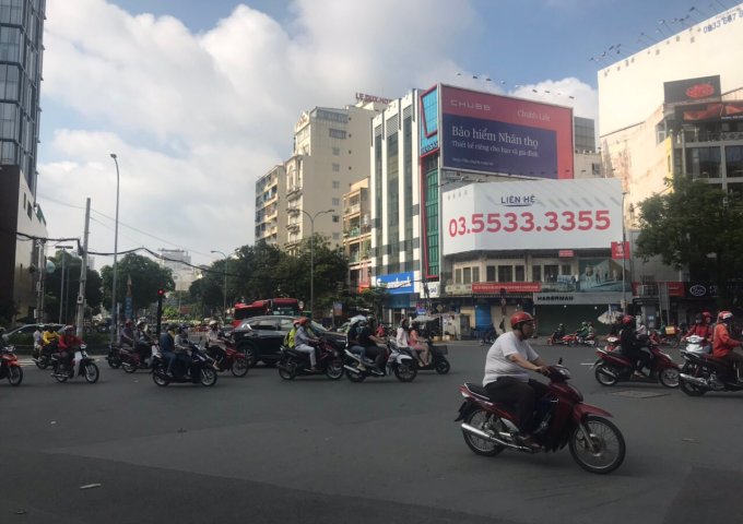 Cho thuê nhà mặt tiền Nguyễn Trãi, Quận 1.