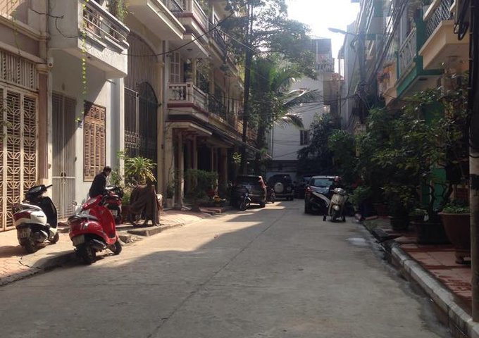 Chính chủ cần cho thuê 2 căn nhà riêng nguyên căn tại ngõ 100 Hoàng Quốc Việt Làm Văn Phòng