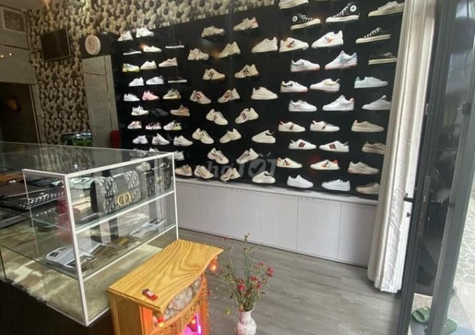 Chính chủ cần sang nhượng lại shop giày mới kinh doanh Đường Phan Đình Phùng, Phường 2, Thành phố Đà Lạt, Lâm Đồng
