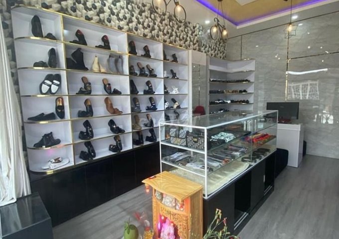 Chính chủ cần sang nhượng lại shop giày mới kinh doanh Đường Phan Đình Phùng, Phường 2, Thành phố Đà Lạt, Lâm Đồng