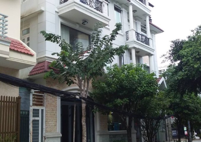 Cần bán shophouse Saigon Pearl mặt tiền Nguyễn Hữu Cảnh Quận Bình Thạnh