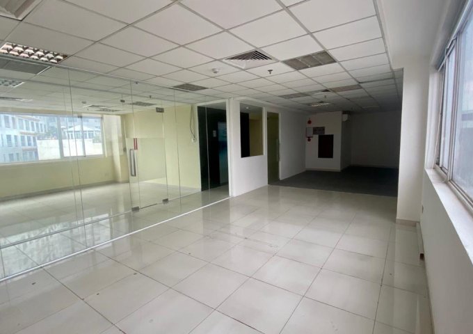 Văn phòng cho thuê giá rẻ quận Phú Nhuận, DT 155m2 giá chỉ 12 usd/m2 đã có phí quản lý - LH 0902623967 Thanh