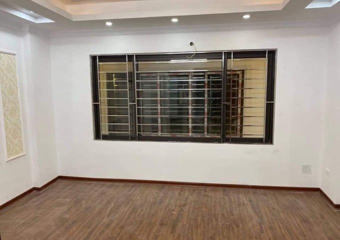 Nhà Đẹp Cực Hiếm, Khu Cao Cấp Cư Xá Bắc Hải,Quận 10, Chiều Ngang 6m, Giá Rẻ Chỉ 4.3 Tỷ.