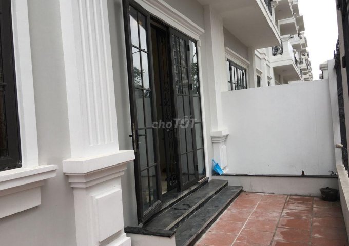 Cho thuê nhà khu đô thị Đại Kim Hacinco Nguyễn Xiển, dt 80m x 5t, đh, thang máy giá 24tr