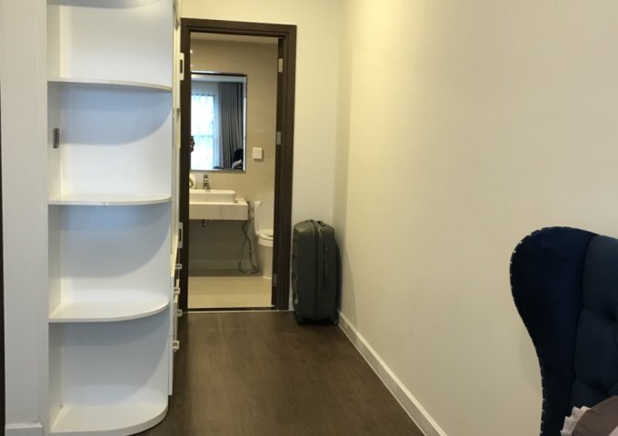 Bán căn hộ Saigon Royal liền kề Quận 1, giá 5.6 tỷ, diện tích 81m2, căn 2 phòng ngủ