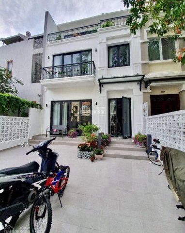 Cần cho thuê gấp biệt thự Hưng Thái, Pmh,Q7 nhà đẹp, giá tốt, xem là thích.LH: 0917300798 Ms.Hằng