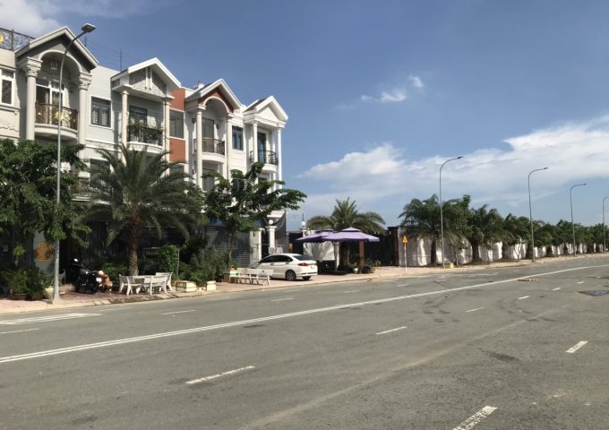 Cần bán gấp lô đất nền 85m2, đường thông 10m, trong KDC Centana ĐPT Trường Lưu Long Trường Q9