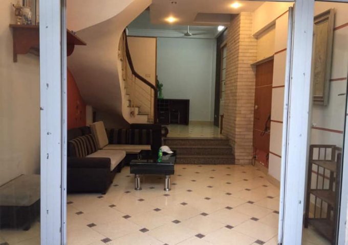 Cho thuê nhà riên Ngọc Thụy 4 tầng 4 ngủ Ô TÔ để trước nhà.Ngay cạnh MIPEC Long Biên, Hà Nội.