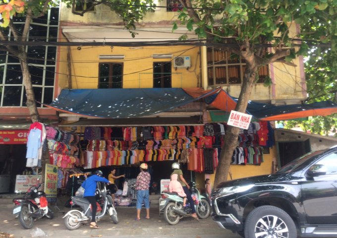 Cần bán căn nhà Địa chỉ đối diện cổng chợ KM6, số nhà 263,  mặt đường Đinh Tiên Hoàng, tổ 2, phường Yên Thịnh, TP Yên Bái
