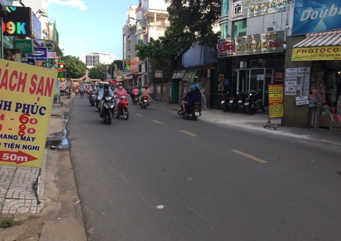 Thật 100% Bán nhà 12x26m  mặt tiền Nguyễn Văn Thủ P.Đakao Quận 1. 