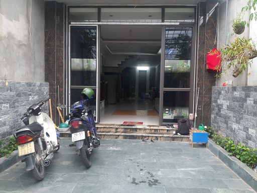 Cho thuê nhà tầng 1 phù hợp làm văn phòng, cửa hàng, kho chứa hàng tại số 34 ngõ 318 phố Ngọc Trì, Long Biên, Hà Nội.