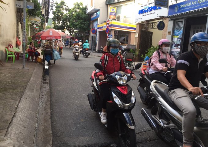 Xuất cảnh cần bán biệt thự hẻm xe hơi 8m, xe hơi vào trong nhà đường Đặng Văn Ngữ, Phường 10, Quận Phú Nhuận.