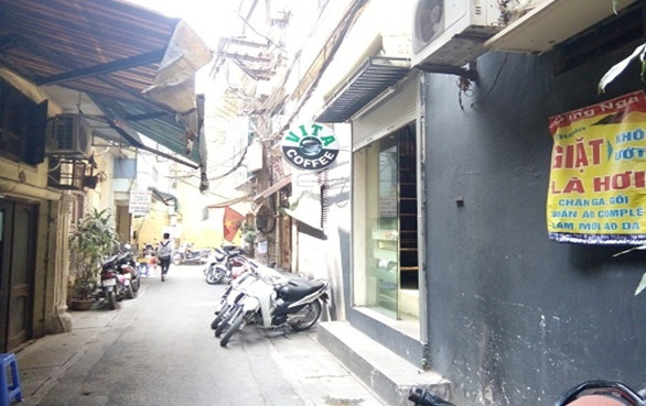 CHO THUÊ NHÀ 27 NGÕ TẠM THUƠNG (MẶT NGÕ, CÁCH ĐẦU PHỐ HÀNG BÔNG 30 MÉT) TRUNG TÂM HÀ NỘI ( CÁCH HỒ HOÀN KIẾM < 1KM ).