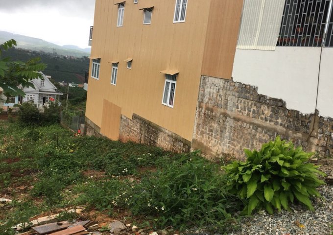 Kẹt tiền trả nợ cần bán gấp đất đường Phạm Ngũ Lão, thị trấn Di Linh, Lâm Đồng.