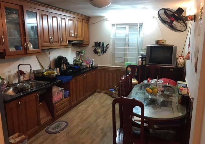  Cần bán nhà ngõ 466 phố hoàng hoa thám dt 47 x 3 tầng, mặt tiền 3m, giá 3,9 tỷ ( 82tr/m2)