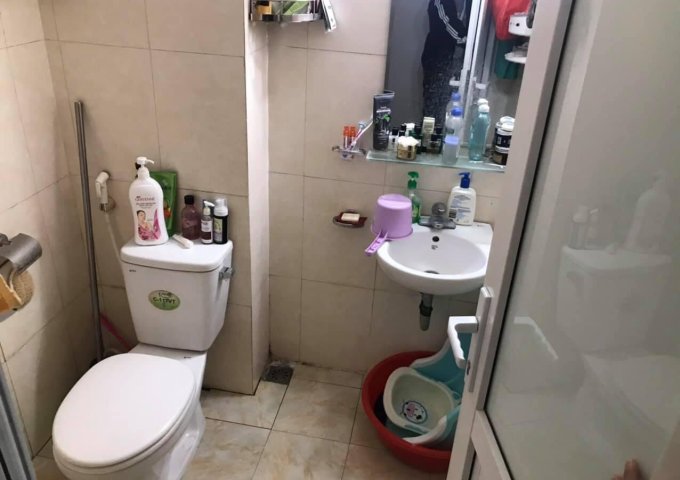  Cần bán nhà ngõ 466 phố hoàng hoa thám dt 47 x 3 tầng, mặt tiền 3m, giá 3,9 tỷ ( 82tr/m2)