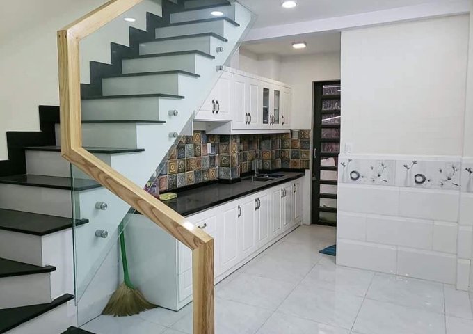 BÁN GẤP - HẺM THOÁNG - VĂN MINH - 2 LẦU - 3X12,8M - NỘI THẤT ỔN - P.8 BÌNH THẠNH - 0867824604