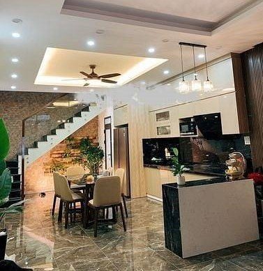 Cho thuê nhà mới tinh tại ngõ 429 Kim Mã 61m2 x 4 tầng, 4PN, đủ đồ cao cấp, giá 21.5tr/ tháng