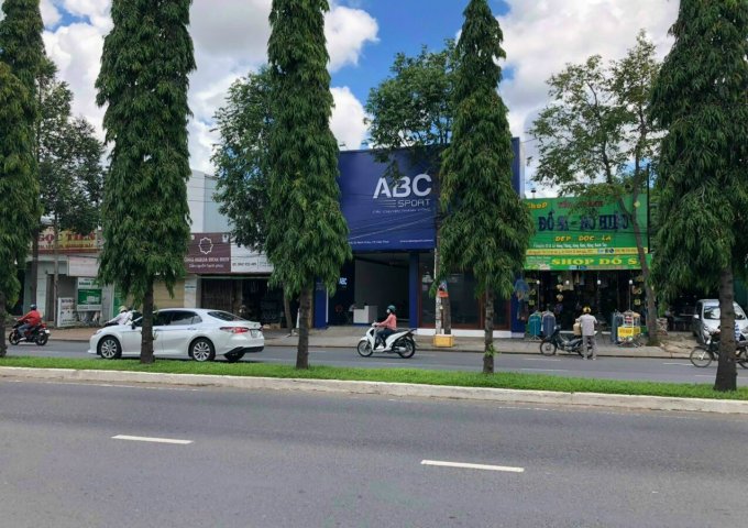 Bán nhà mặt tiền đường Nguyễn Văn Cừ ( gần Đại Học Y Dược Cần Thơ ) ,dt 10x23 ,đang cho thuê 